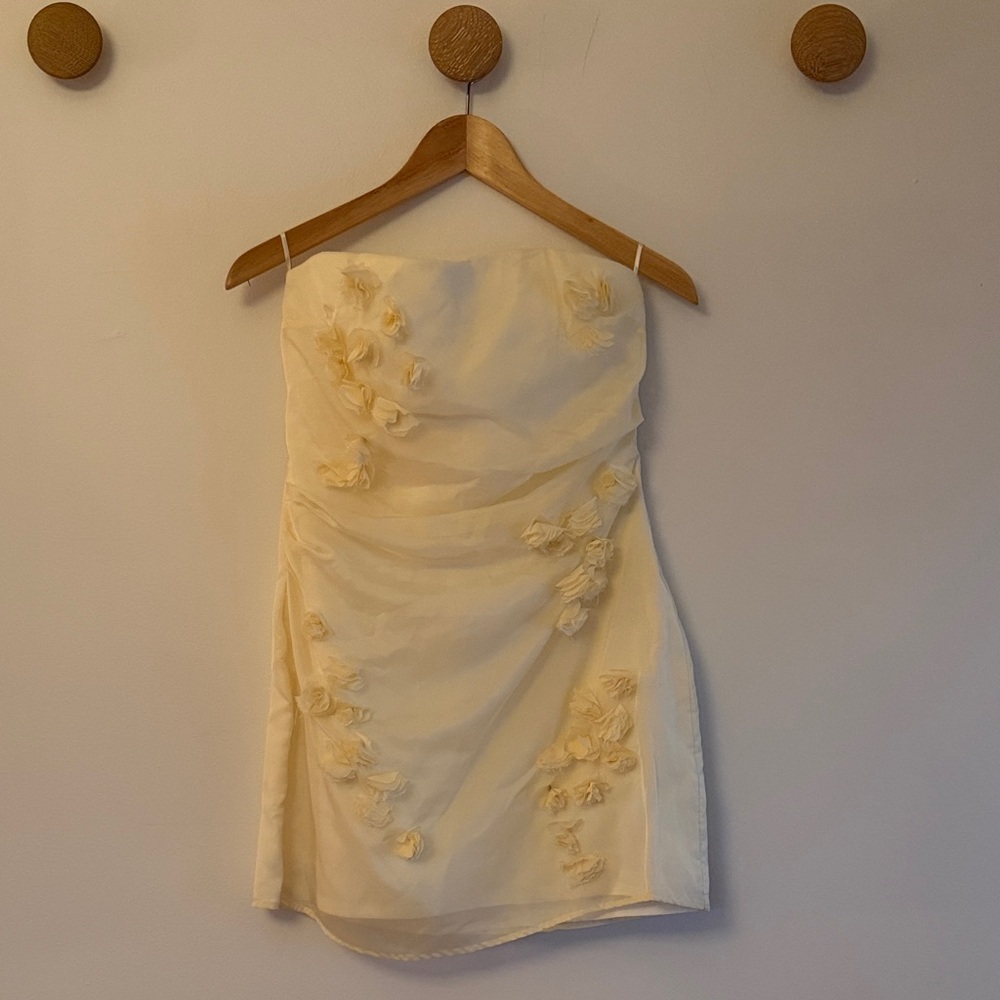 Elegant Cream Strapless Dress